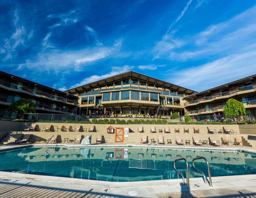 Summit Village 벨레르 외부 사진